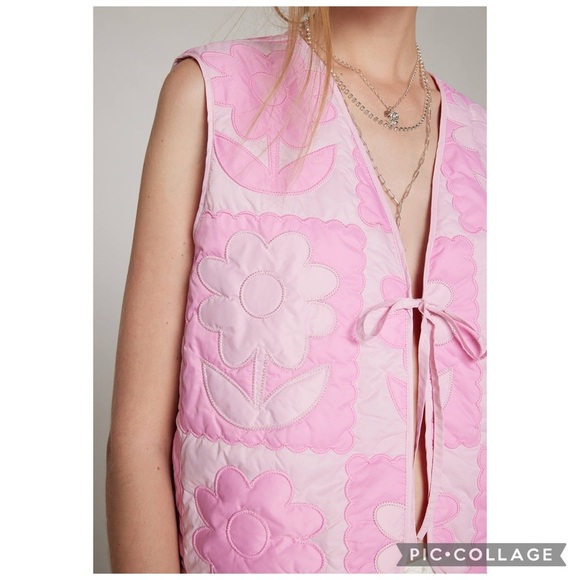 UO Kimichi Blue Pink Floral Quilted Liner  Vest Size Medium - Picture 3 of 13